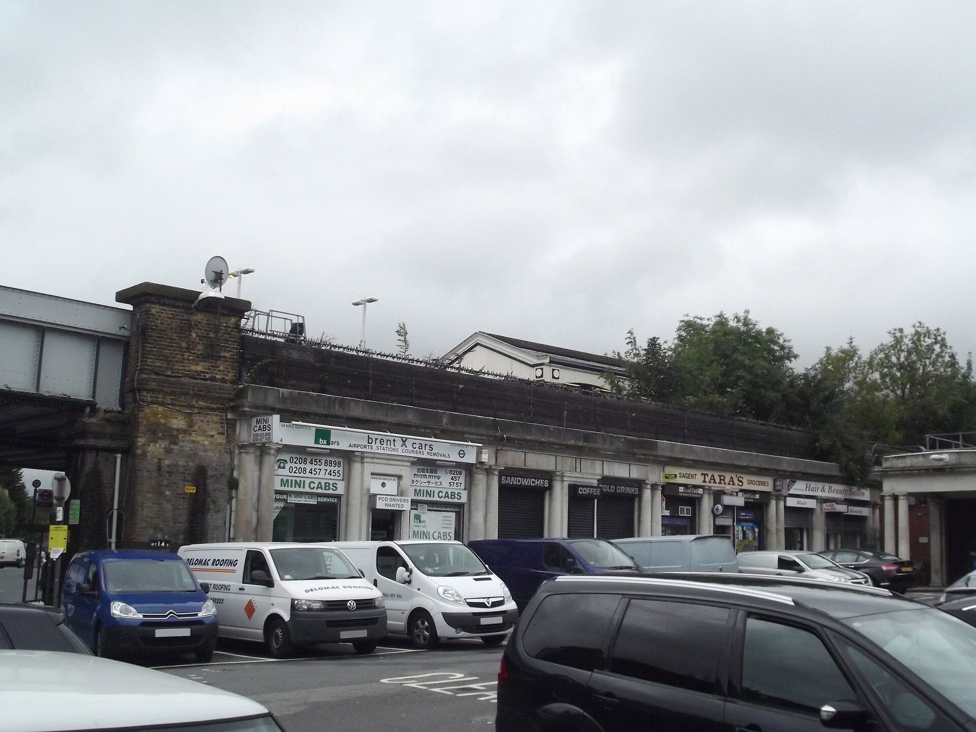 Brent Cross Underground Station   shops